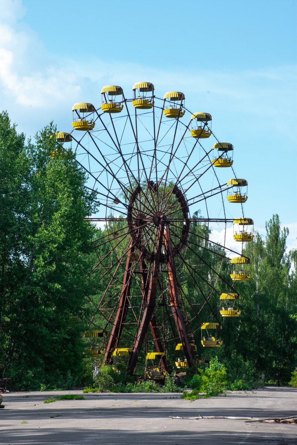 <img src="ferris wheel.png" alt="ferris wheel in pripyat">